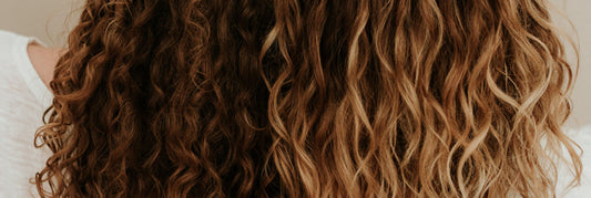 Cheveux bouclés détox capillaire